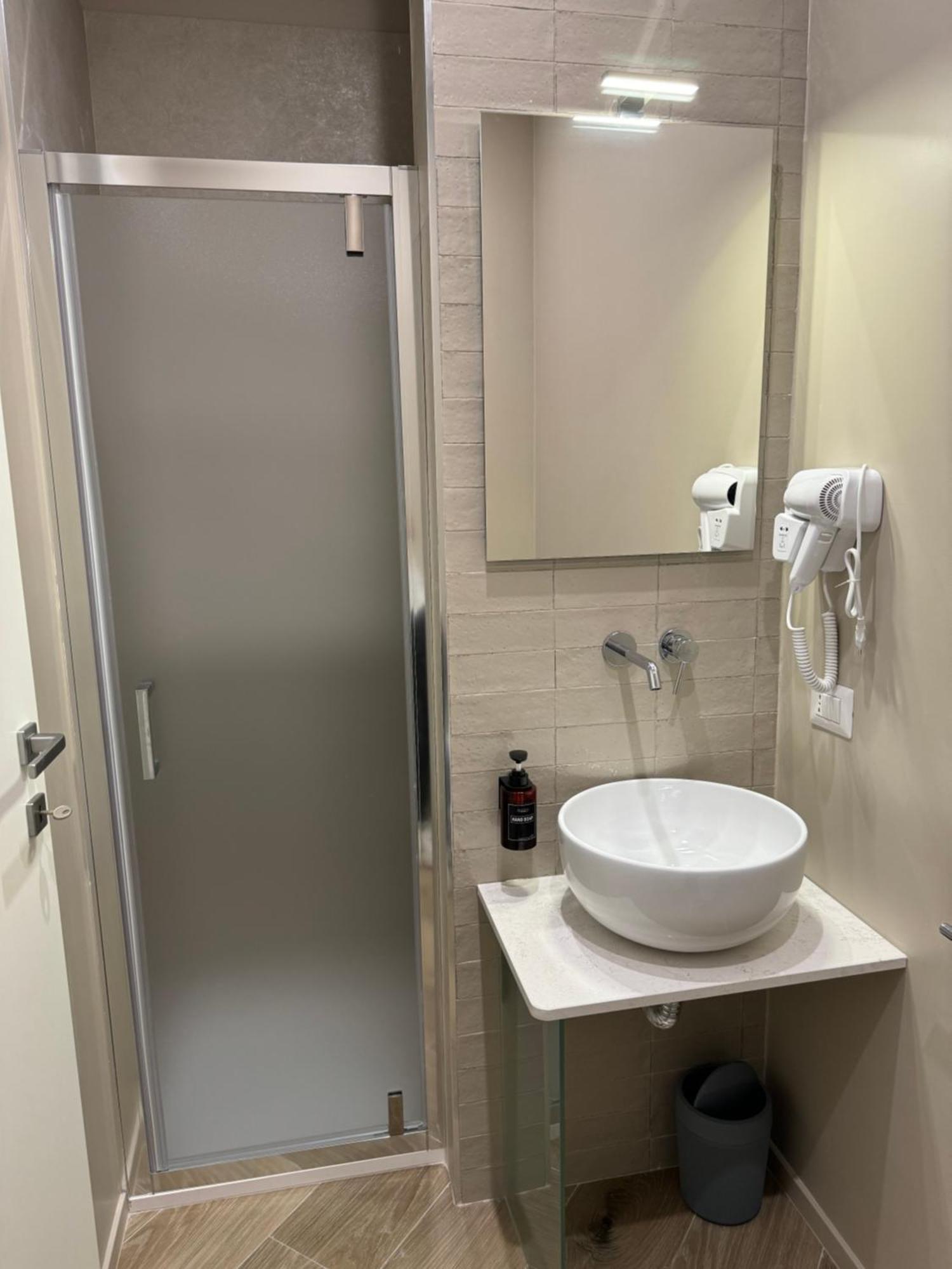 Dimora Fralu Hotel Bari Luaran gambar